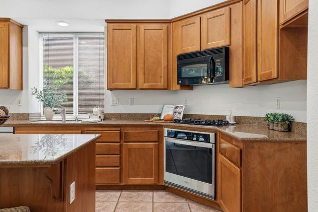 3271 Stonehurst Dr, El Dorado Hills, CA 95762