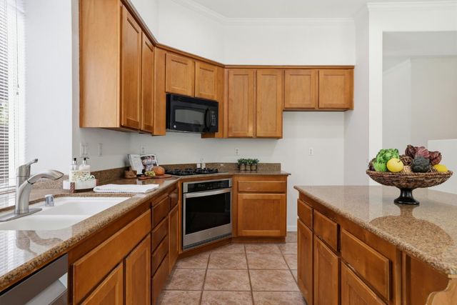 3271 Stonehurst Dr, El Dorado Hills, CA 95762