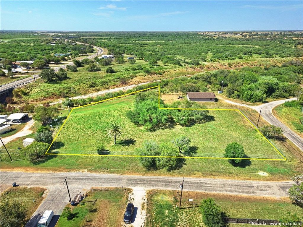 416 N Archer Ave, Sinton, TX 78387 — exterior