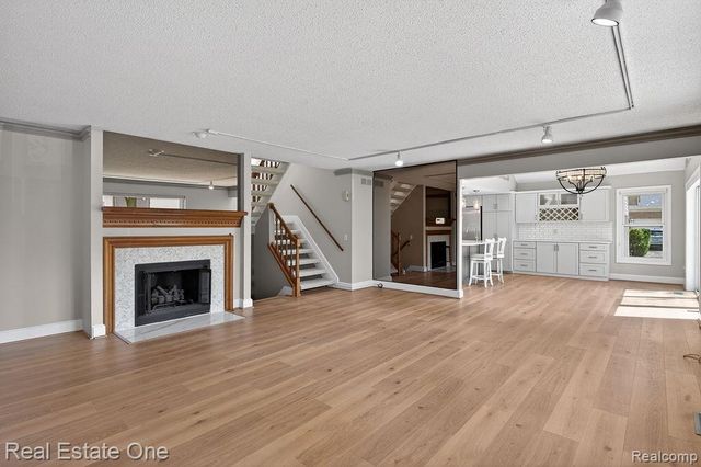 42660 Elizabeth Place, Clinton Township, MI 48038