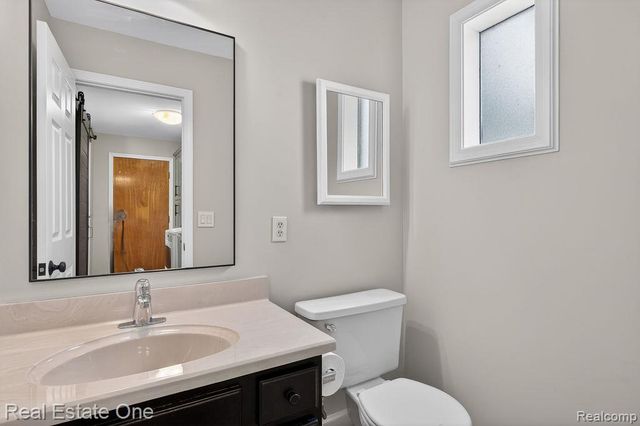42660 Elizabeth Place, Clinton Township, MI 48038