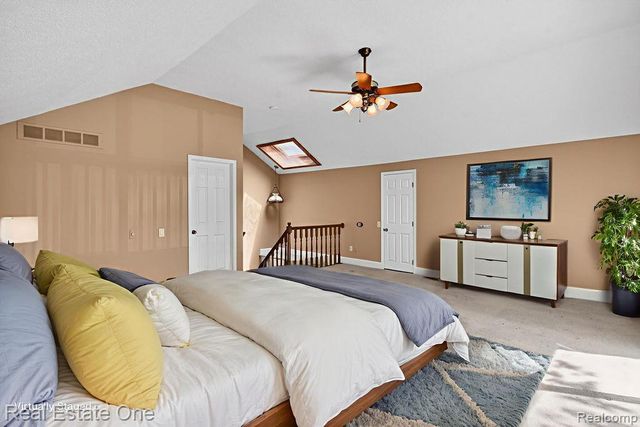 42660 Elizabeth Place, Clinton Township, MI 48038