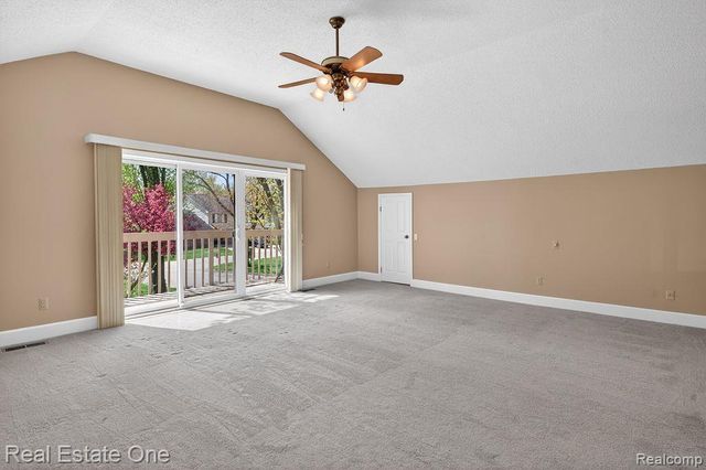 42660 Elizabeth Place, Clinton Township, MI 48038