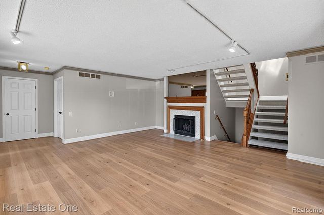 42660 Elizabeth Place, Clinton Township, MI 48038