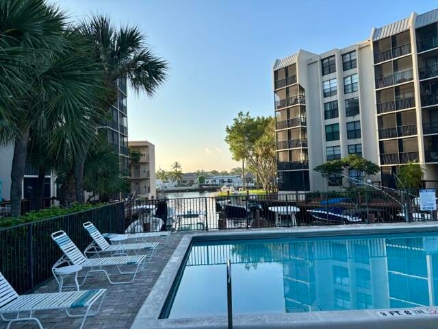 21 Royal Palm Way 2020, Boca Raton, FL 33432