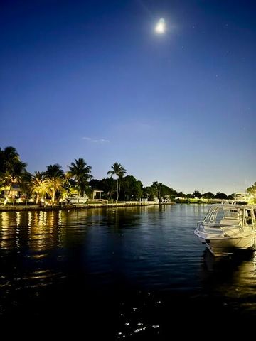 21 Royal Palm Way 2020, Boca Raton, FL 33432