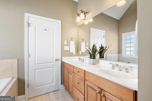 205 Keaton Drive, Fayetteville, GA 30215