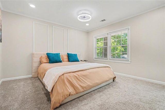 2828 Cloverhurst Drive, East Point, GA 30344