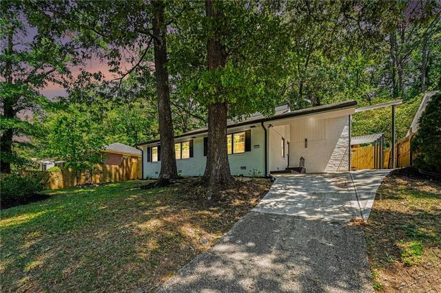 2828 Cloverhurst Drive, East Point, GA 30344