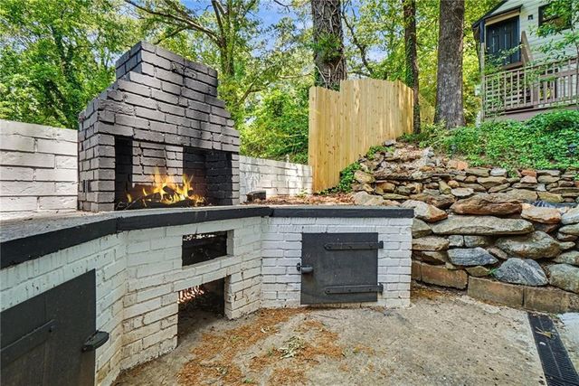 2828 Cloverhurst Drive, East Point, GA 30344
