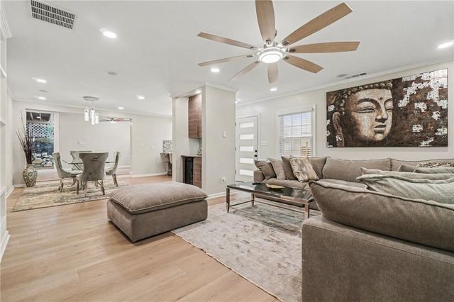 2828 Cloverhurst Drive, East Point, GA 30344
