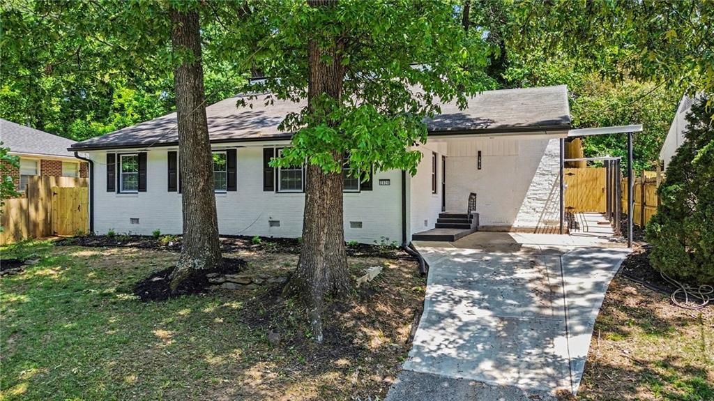 2828 Cloverhurst Drive, East Point, GA 30344