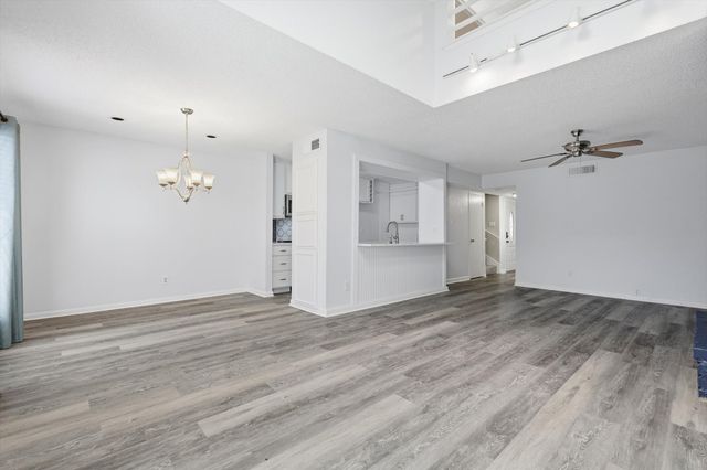 2705 Westgate Drive, Arlington, TX 76015