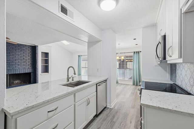 2705 Westgate Drive, Arlington, TX 76015