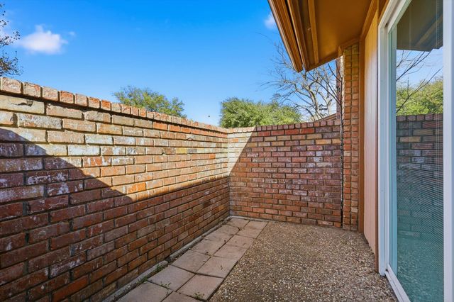 2705 Westgate Drive, Arlington, TX 76015