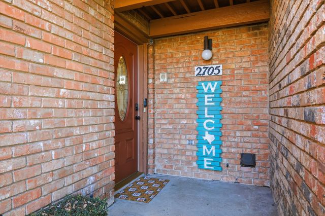 2705 Westgate Drive, Arlington, TX 76015