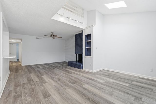 2705 Westgate Drive, Arlington, TX 76015