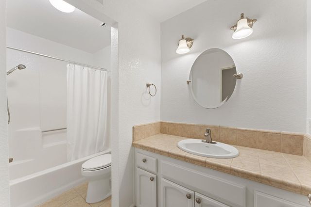 50 Rollingbrook Cir, Sacramento, CA 95833