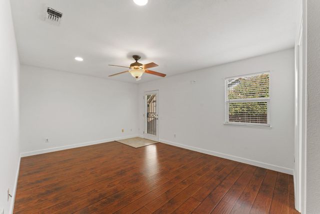 50 Rollingbrook Cir, Sacramento, CA 95833
