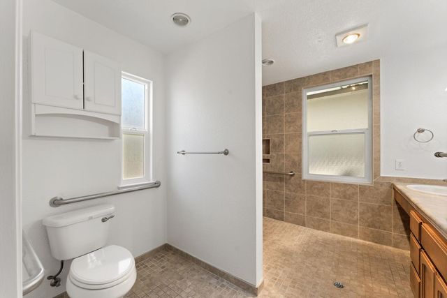 50 Rollingbrook Cir, Sacramento, CA 95833