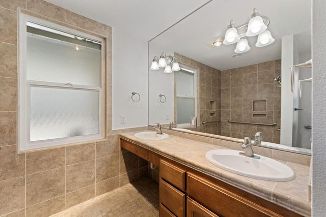 50 Rollingbrook Cir, Sacramento, CA 95833