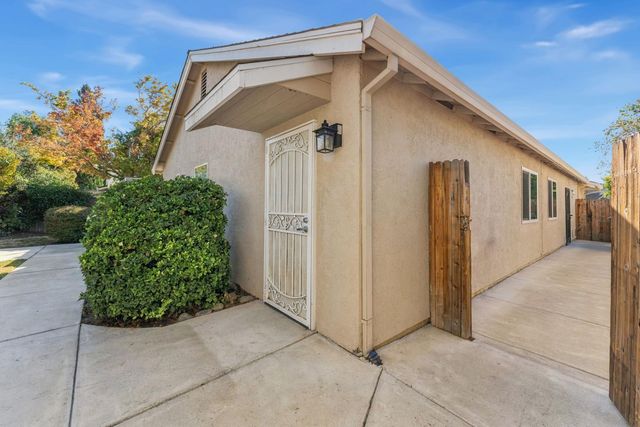 50 Rollingbrook Cir, Sacramento, CA 95833