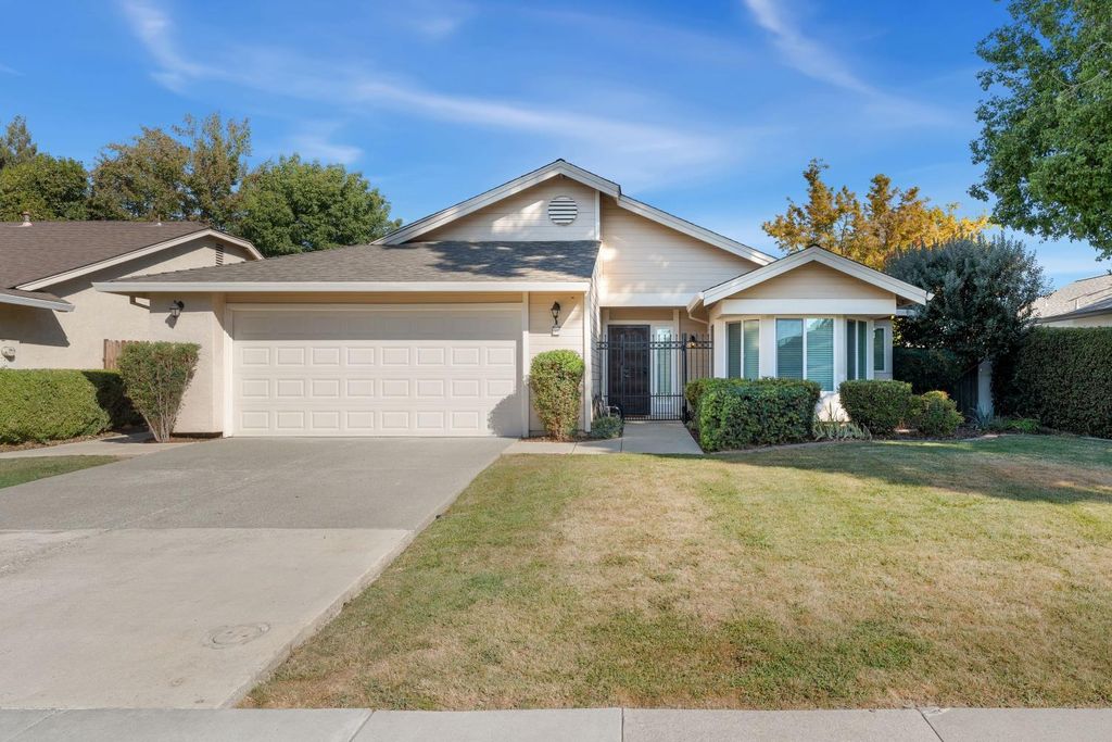 50 Rollingbrook Cir, Sacramento, CA 95833