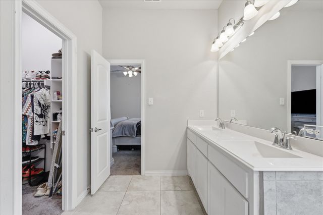 4428 Terraview Drive, Arlington, TX 76001