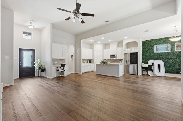 4428 Terraview Drive, Arlington, TX 76001
