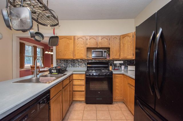 1112 University Drive S, Fargo, ND 58103