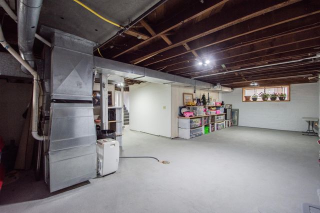 1112 University Drive S, Fargo, ND 58103