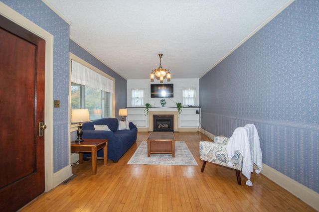 1112 University Drive S, Fargo, ND 58103