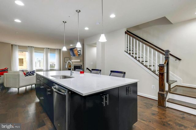 520 HARBORVIEW DR, Oxon Hill, MD 20745