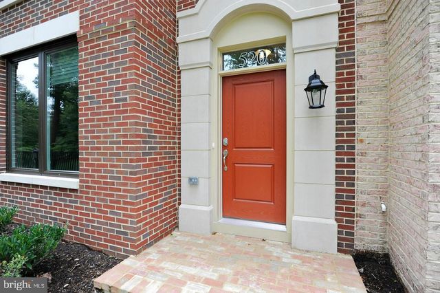 520 HARBORVIEW DR, Oxon Hill, MD 20745