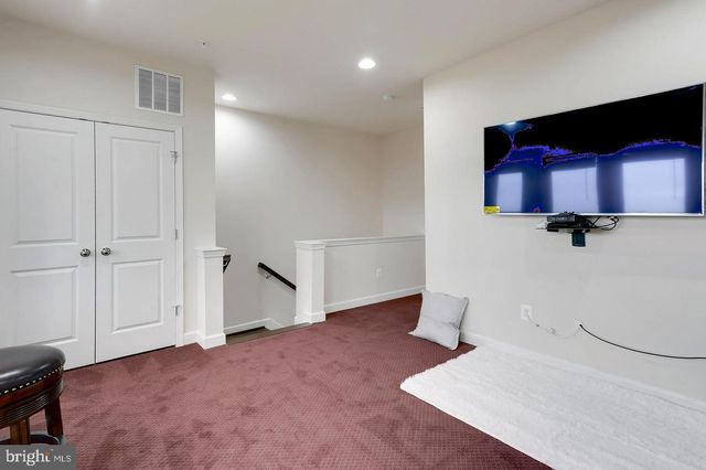 520 HARBORVIEW DR, Oxon Hill, MD 20745
