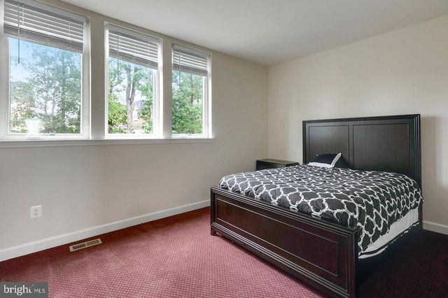 520 HARBORVIEW DR, Oxon Hill, MD 20745