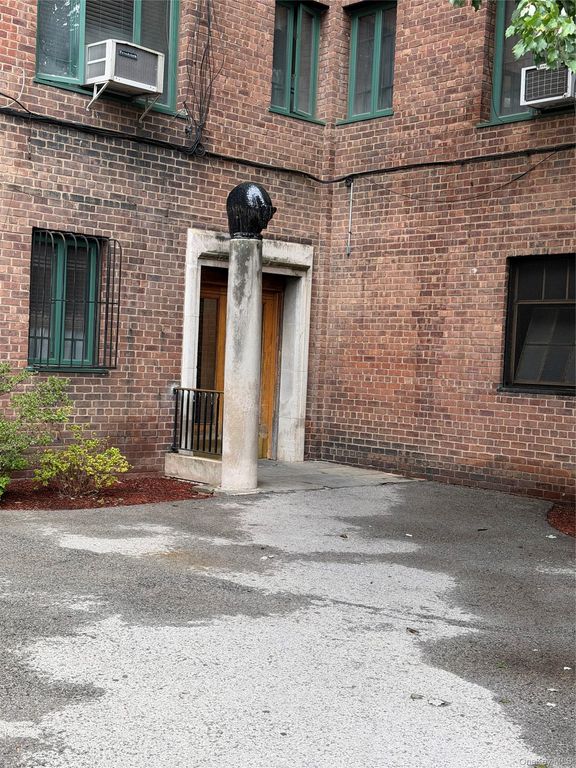 20 Metropolitan Oval 5E, Bronx, NY 10462 — photo 2