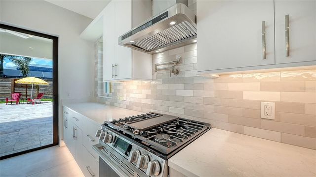 2225 FLORINDA STREET, Sarasota, FL 34231