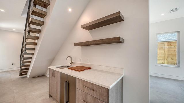 2225 FLORINDA STREET, Sarasota, FL 34231