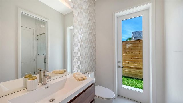 2225 FLORINDA STREET, Sarasota, FL 34231
