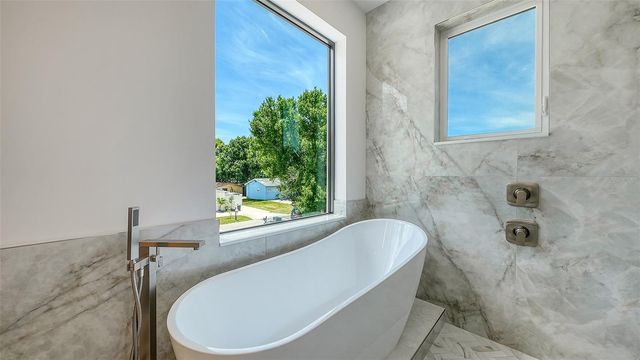 2225 FLORINDA STREET, Sarasota, FL 34231