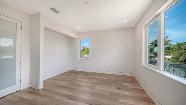 2225 FLORINDA STREET, Sarasota, FL 34231