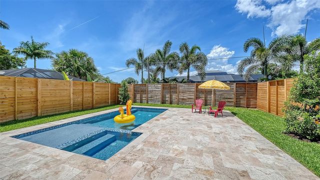 2225 FLORINDA STREET, Sarasota, FL 34231