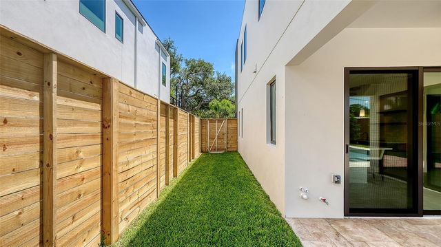 2225 FLORINDA STREET, Sarasota, FL 34231