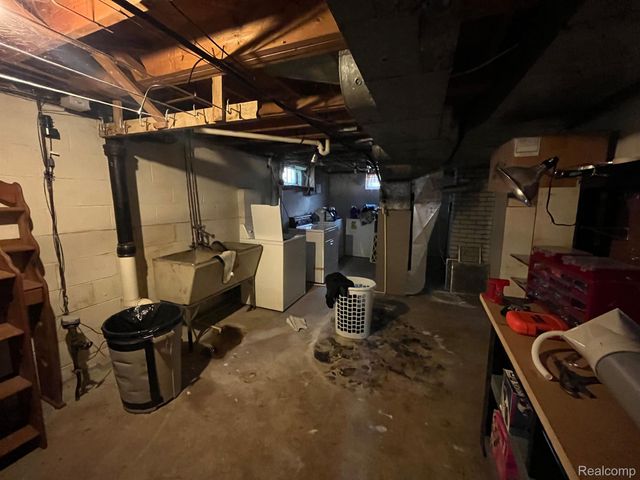 1826 GREENBROOK Lane, Flint, MI 48507