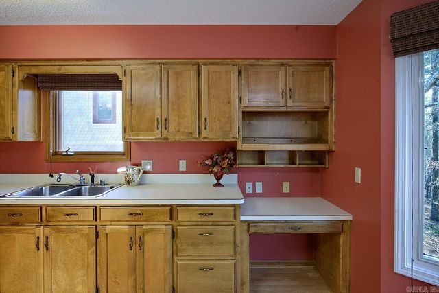 10 Berlanga Circle, Hot Springs Village, AR 71909