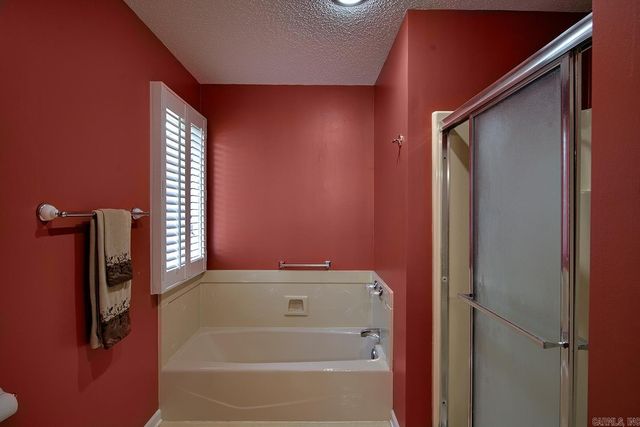 10 Berlanga Circle, Hot Springs Village, AR 71909