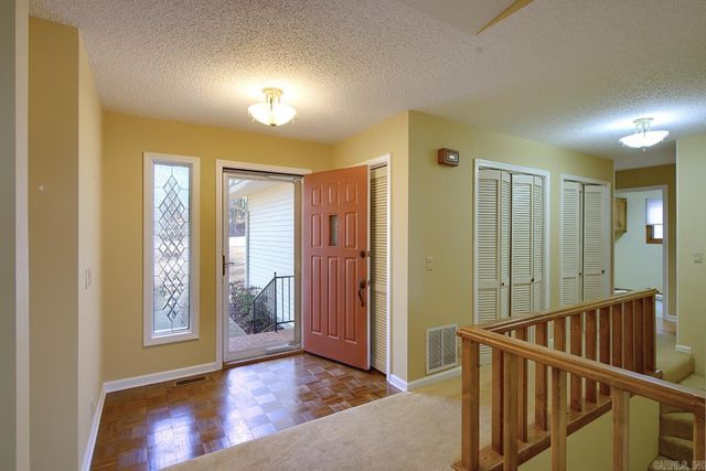 10 Berlanga Circle, Hot Springs Village, AR 71909