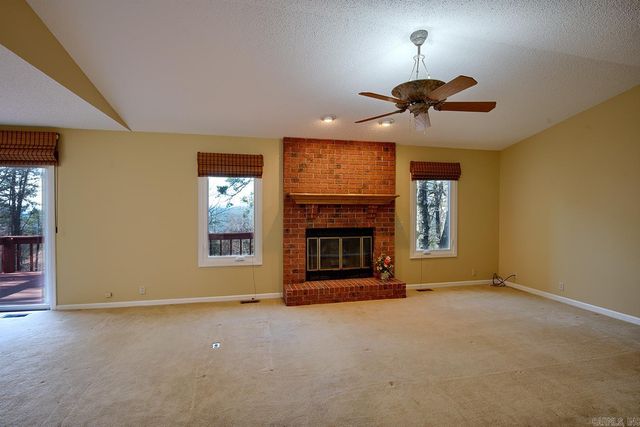 10 Berlanga Circle, Hot Springs Village, AR 71909