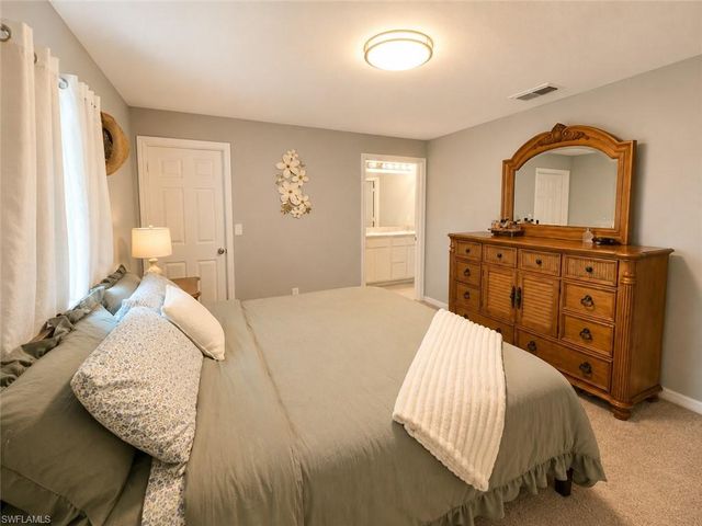 1423 NW 19th ST, Cape Coral, FL 33993